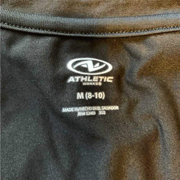 🖤ALL 4 $15.00 + Shipping Workout/Running Women Bundle of 4 Tops for price of 1! - Picture 7 of 9